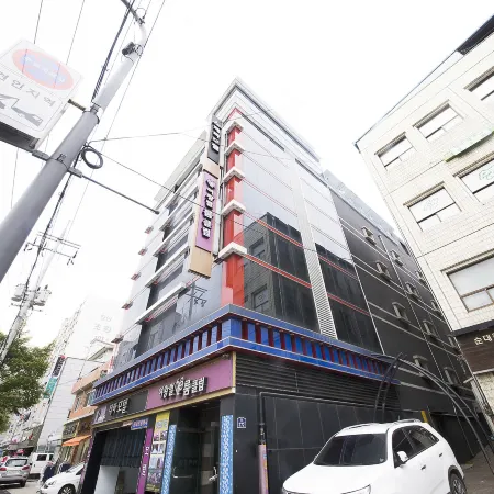 Paju Geumchon Thema Отели рядом с достопримечательностью «Стадион Пхаджу»