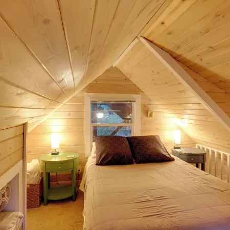 Ski, Hike, Relax By Water: Rustic Mccall Tiny Home