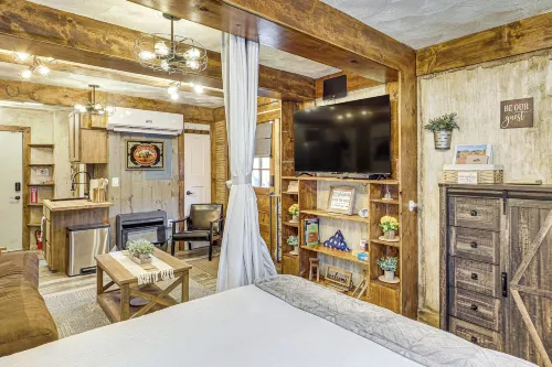 Eureka Main Street Retreat Near ATV Trails & Mines - 3-Star