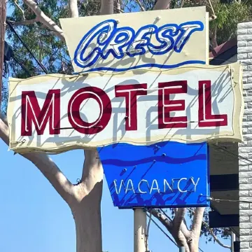 Crest Motel