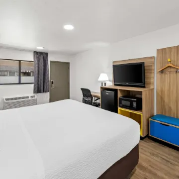 Days Inn by Wyndham Independence