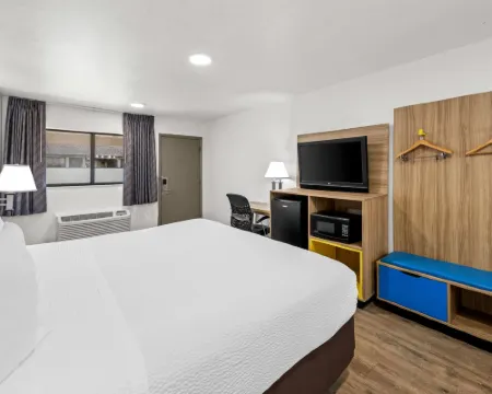 Days Inn by Wyndham Independence Hotels in Independence