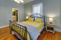 Quaint Anderson Home w/ Sunroom, Walk to Downtown! - Wifi