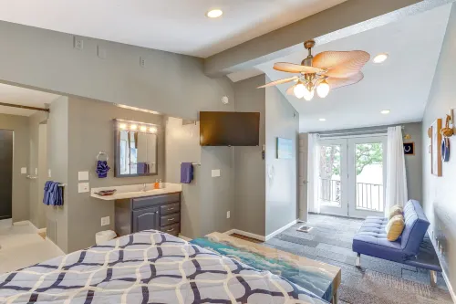 2 Decks, Lake Views! Group Escape in Osage Beach - Country Houses