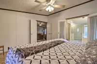Reteat on 45 Acres! Spacious Family Apt in Lebanon - parking