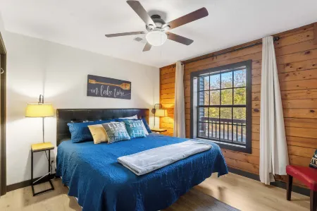 Rustic Shore Cabin Stay for 6