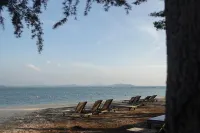 Ara Dinawan Island Resort - Bãi biển