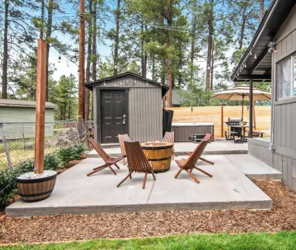 Flagstaff Forest Retreat • Hot Tub • Fire Pit • Fully Fenced Yard • Pet Friendly