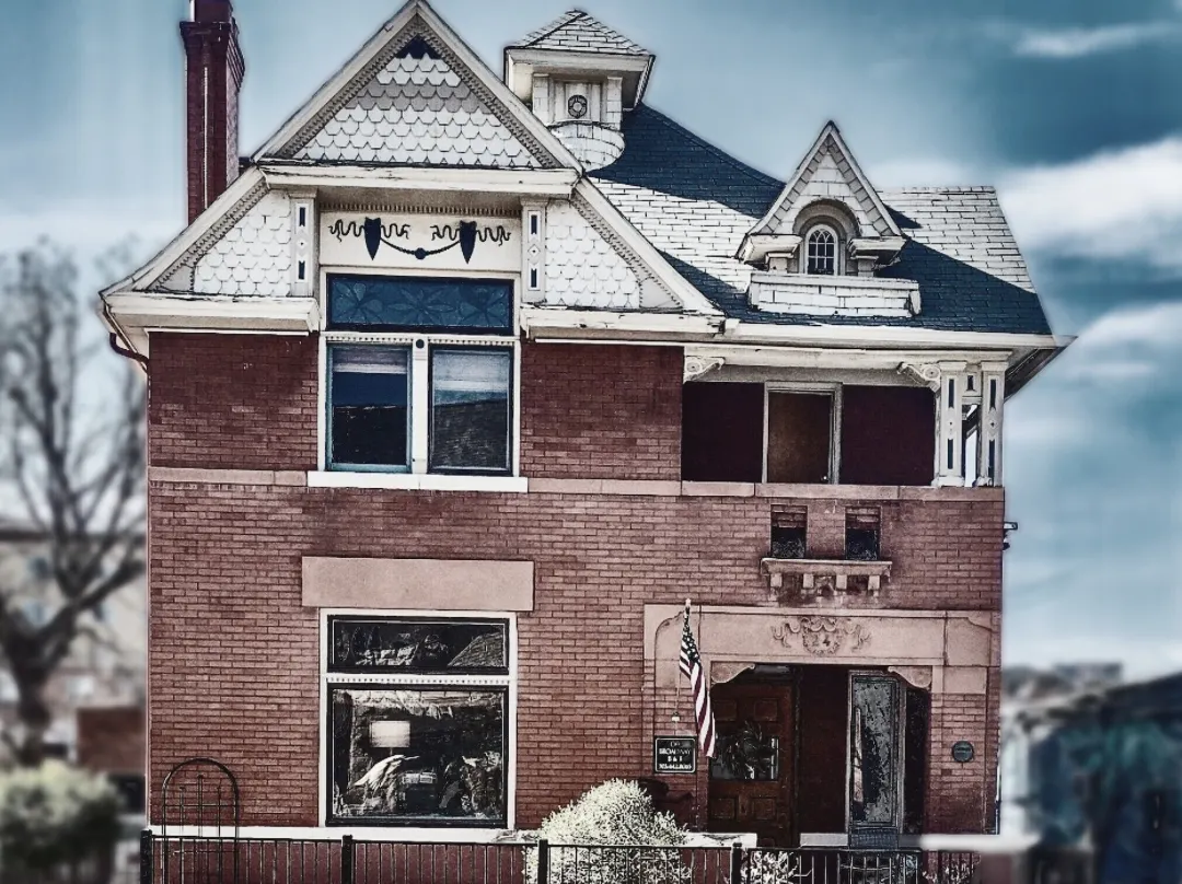Off Broadway B & B - Lakewood