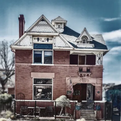 Off Broadway B & B Hotels near Trve Brewing