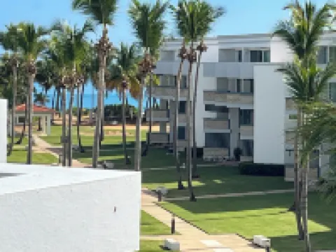 Poolside Penthouse on Natural Caribbean Beach - Listing Updated December 2025 サルサルのホテル