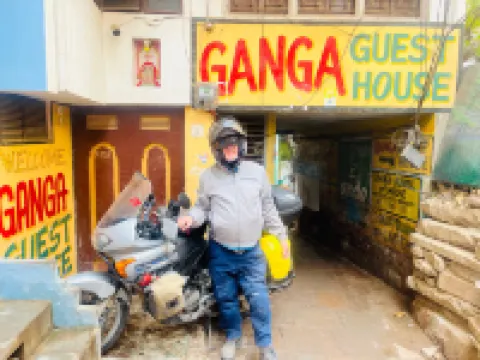 Ganga Guest House  호텔