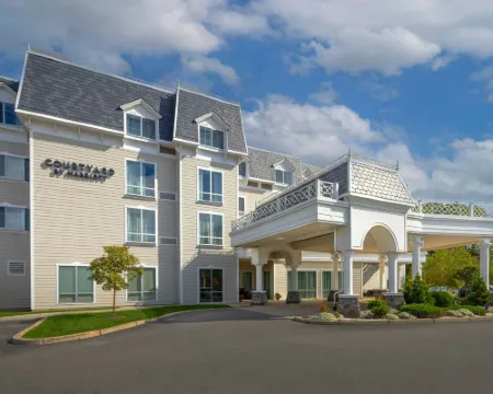 Courtyard Lenox Berkshires Hotels in Lenox