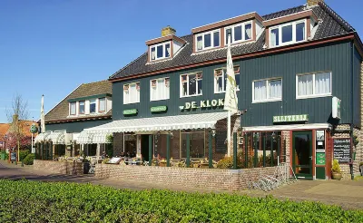 โรงแรมเดคล็อก โรงแรมใน