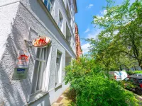 BackpackerBerlin Отели рядом с достопримечательностью «Культурный центр RAW»