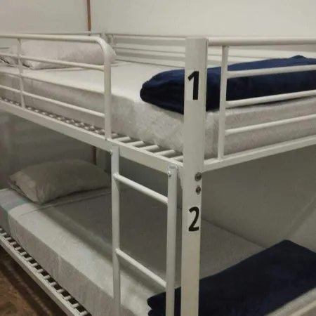 Hostel Travelers Inn