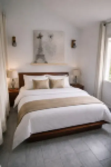 Detached 2-Bedroom House with Private Garden and Terrace. Quiet Location and Pool Hotels in Pertuis