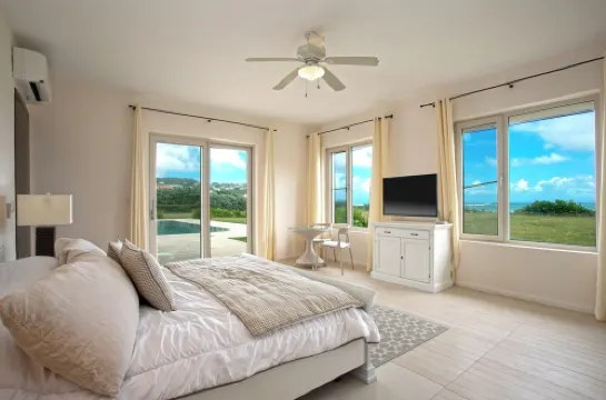 Direct Beachfront 6 BDR/en-suite /maid included. Excellent service. Rare gem (A)