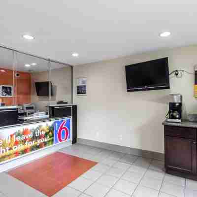 Motel 6 New Brunswick, NJ Dining/Meeting Rooms