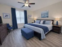 Lazy Palm-Free Beach Pass! Pool! 1/2 Mile to Marshwalk and Marina! 3 King Bdrms! Hotels in Murrells Inlet