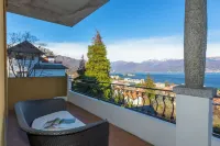 La Rosa Dei Venti Lake View Terrace - Happy Rentals