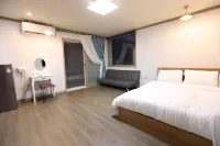 Changwon Santorini Pension - 家庭旅館