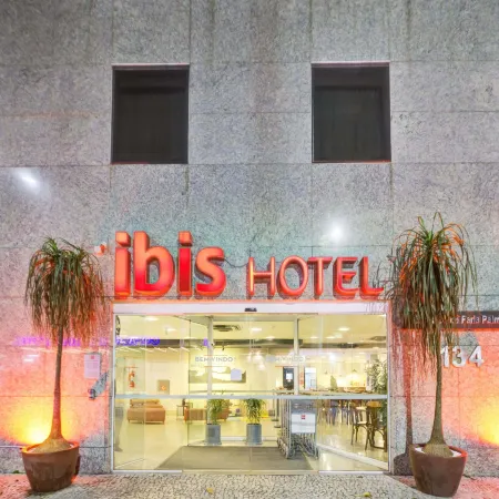 Ibis Copacabana Posto 2 Отели рядом с достопримечательностью «Писта Клаудио Кутиньо»