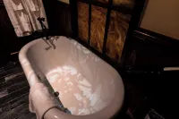 Big Cypress Lodge - Hot Tub