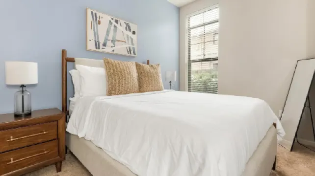 Landing Furnished Apartments - Central West End