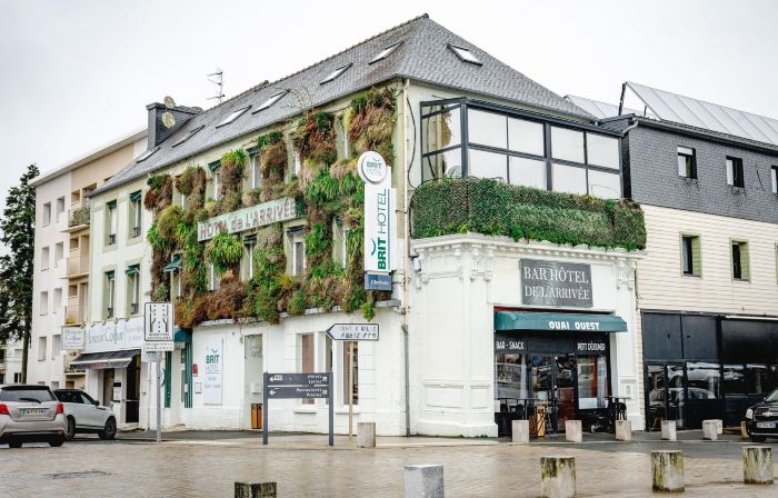 Brit Hotel l'Arrivée Guingamp