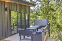 Modern Cabin w/ Hot Tub & Fire Pit in Fairview! - Homestays