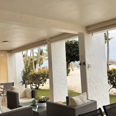Stanza Mare Beach Front