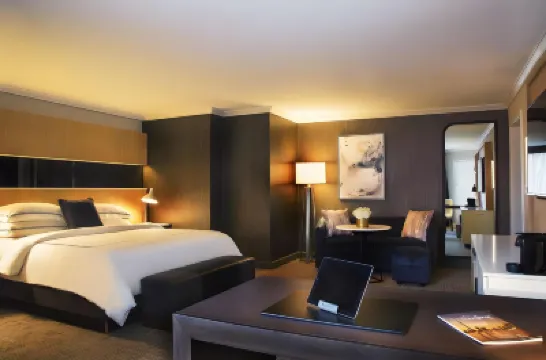 The Yorkville Royal Sonesta Hotel Toronto Hotels near Bay Subway Station