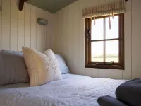 Harbour Ranch Hut - Rustic Countryside Escape Hotel a Emsworth