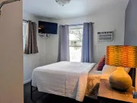 Scotty's Motel Hotels in Munising