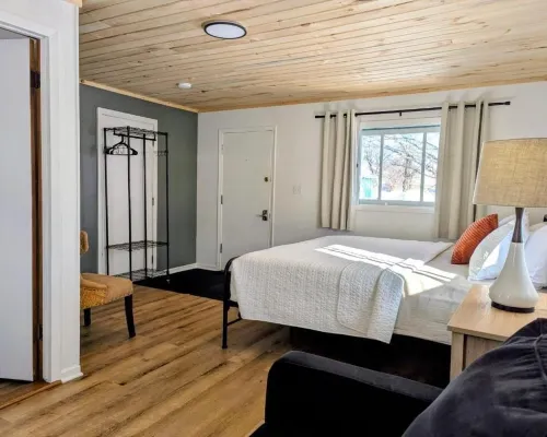 Scotty's Motel Hotels in Munising
