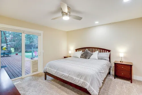 3 Mi to Old Mill District: Family Retreat w/ Yard - Alojamientos