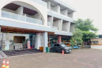 Azana BeSt Hotel Batu