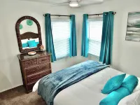 Walk to Beach, Tropical Patio, World Cup, Sleeps 5 - balcony