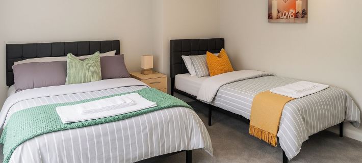 2 Bed Home - Parking, Wifi, Smart Tv Hotels in Nottingham