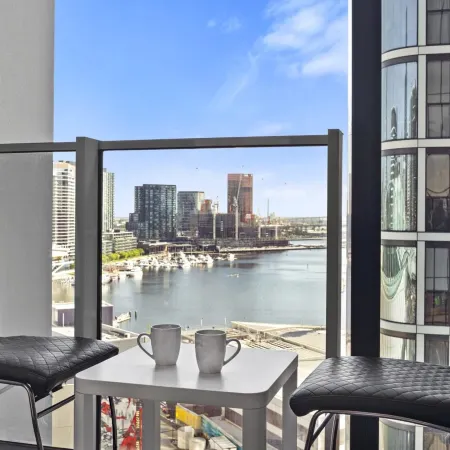 Harbour View Apartment With Pool & Gym