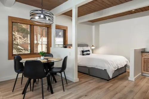Charming slopeside condo with pool