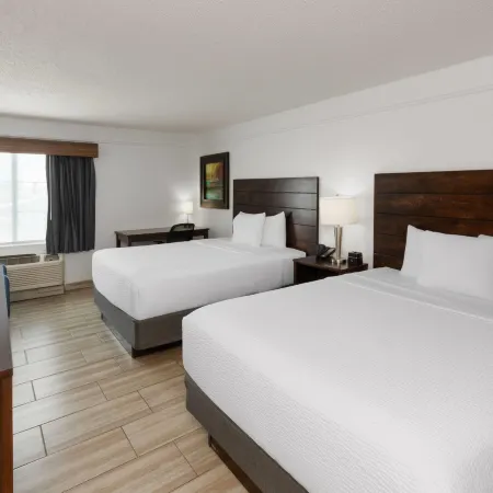 La Quinta Inn & Suites by Wyndham Laredo Airport