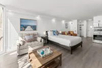 Renovated Beach Front Ocean View Condo TOG 723 - 4-Star