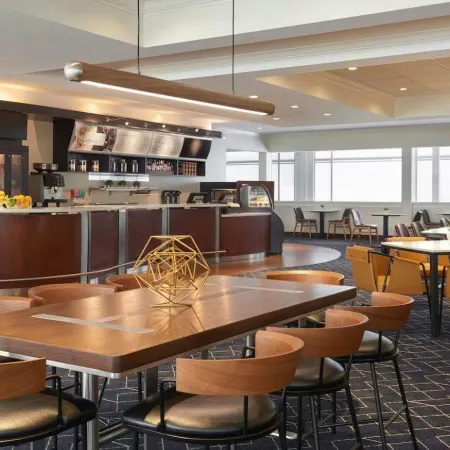 Auberge Vancouver Hotel