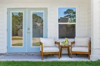 10 Mins to Beach - Coastal Navarre Haven - Pool - Homestays