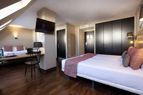 Hotel Grand Pas - Kolam Renang