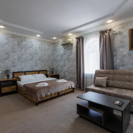 Parizh Hotel