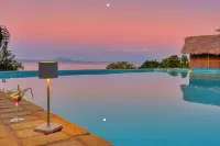 Manja Kely Lodge - Pools