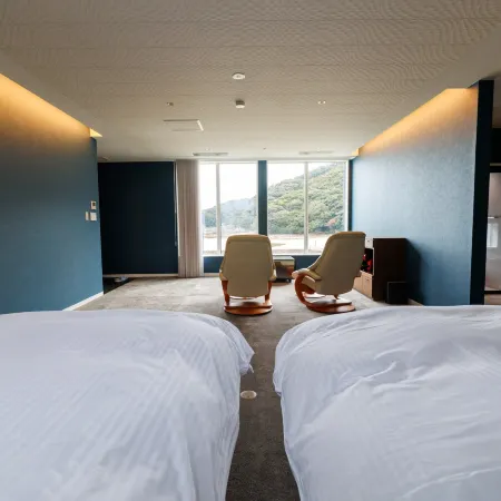HOTEL 87r